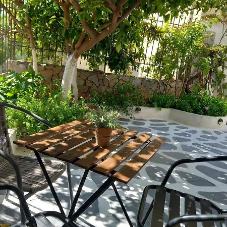 Poros Town Studio In Garden מראה חיצוני תמונה
